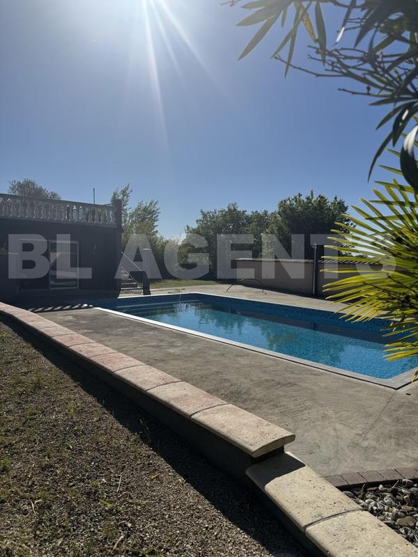 Propriété - 214 m² - 8 pièces