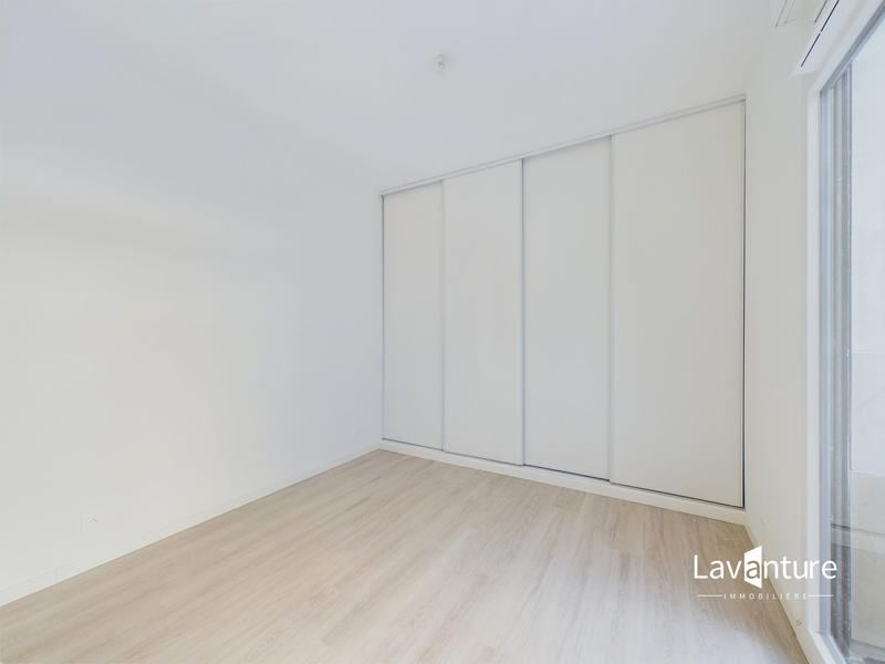 Appartement - 100 m² - 5 pièces