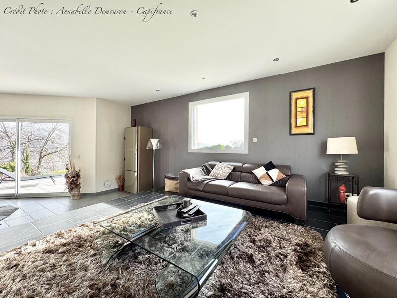 Maison - 196 m² - 6 pièces