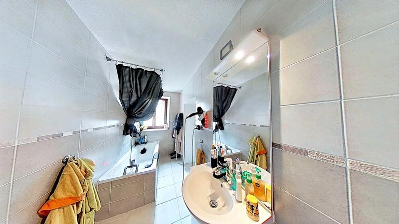 Appartement - 96 m² - 5 pièces