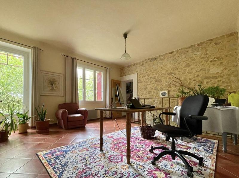 Maison - 250 m² - 7 pièces