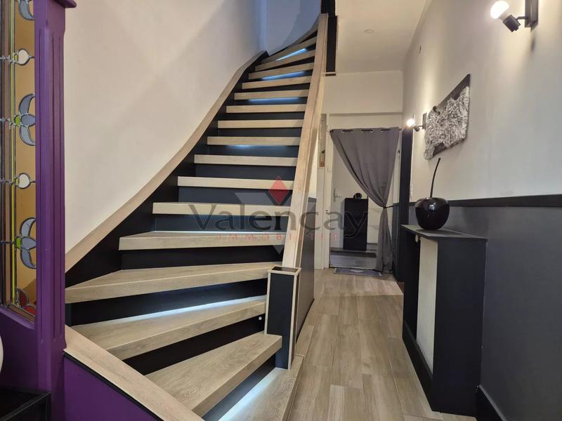 Maison - 190 m² - 9 pièces