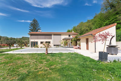 Bastide - 248 m² - 9 pièces