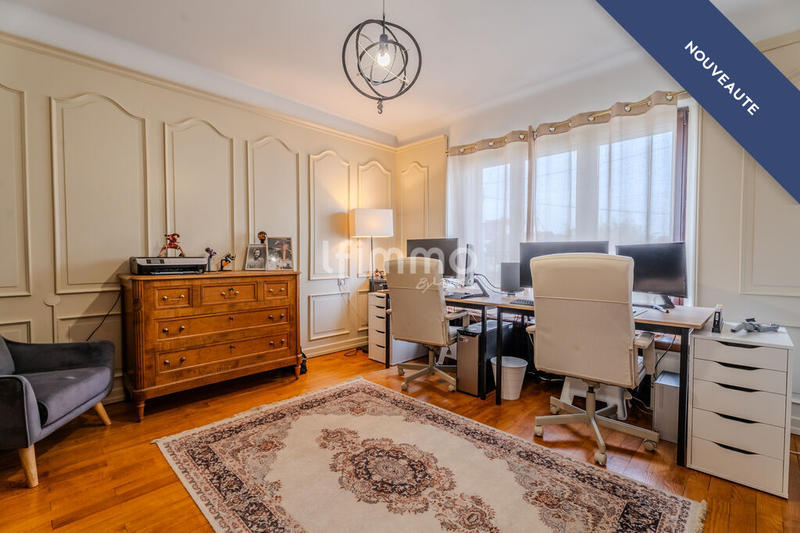 Maison - 225 m² - 7 pièces