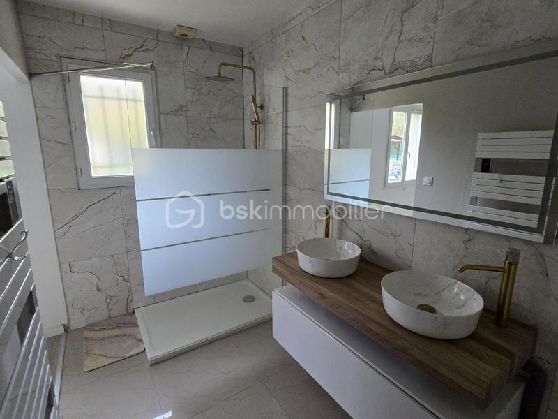 Pavillon - 112 m² - 7 pièces