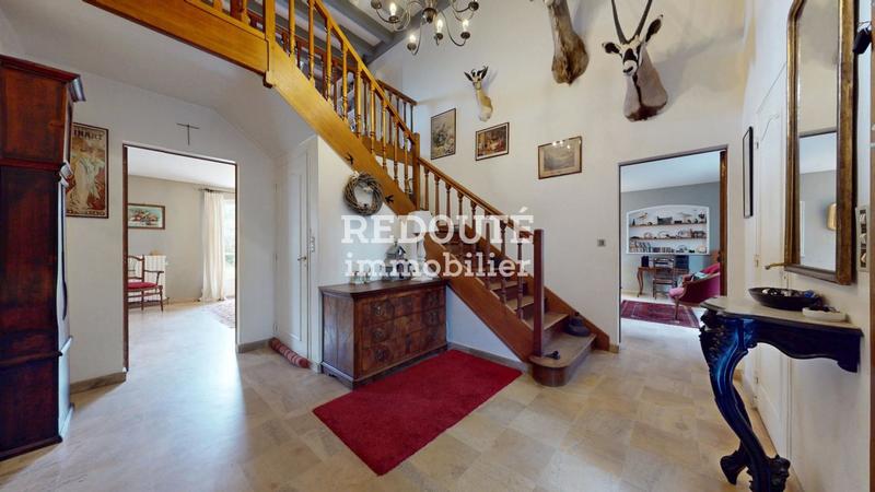 Propriété - 239 m² - 8 pièces