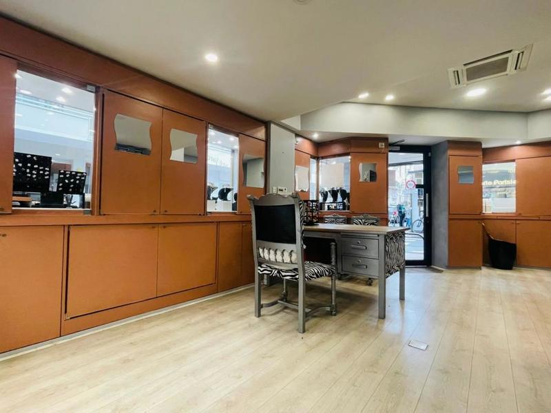 Local commercial - 66 m² - 4 pièces