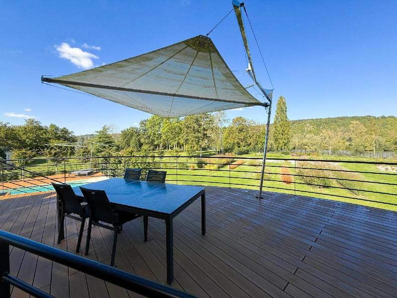 Maison - 263 m² - 7 pièces