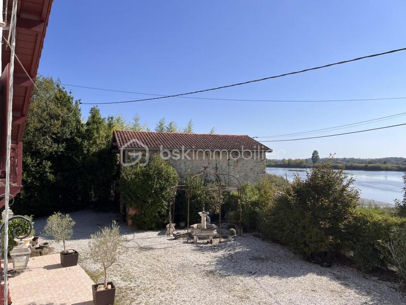 Maison en pierre - 280 m² - 9 pièces