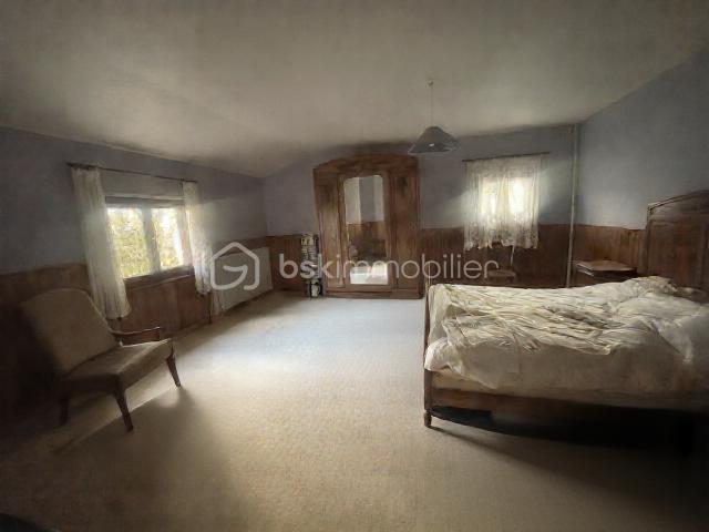 Maison traditionnelle - 184 m² - 9 pièces