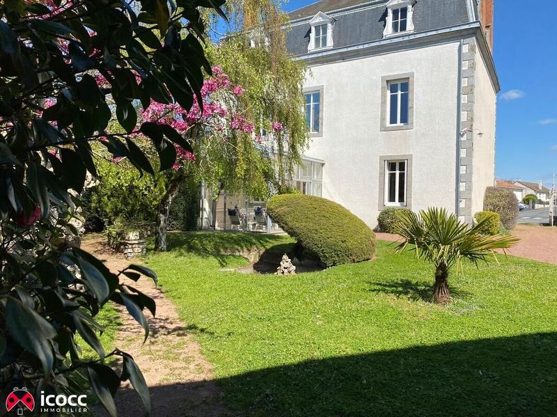 Maison bourgeoise - 222 m² - 9 pièces