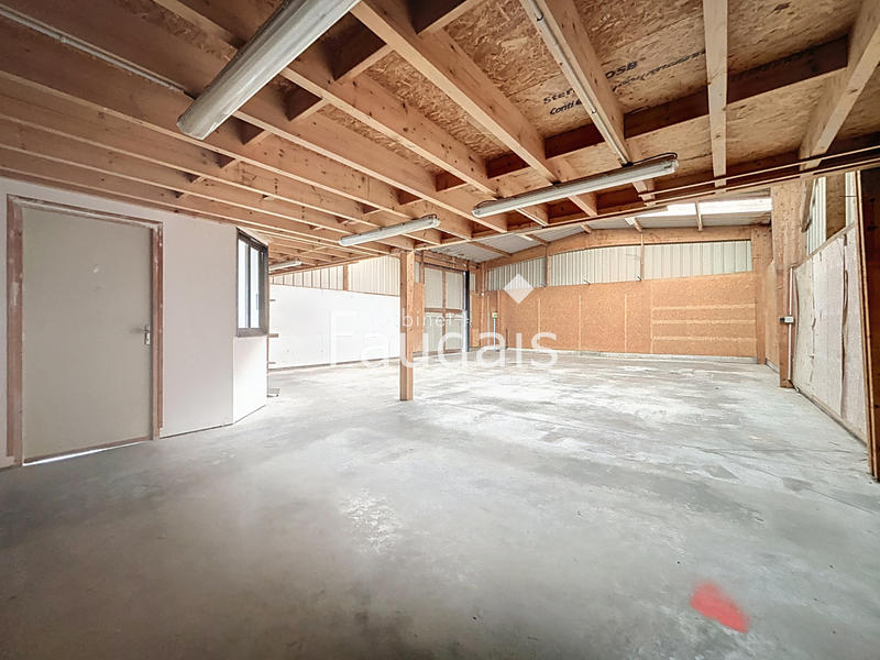 Local d'activités - 200 m²