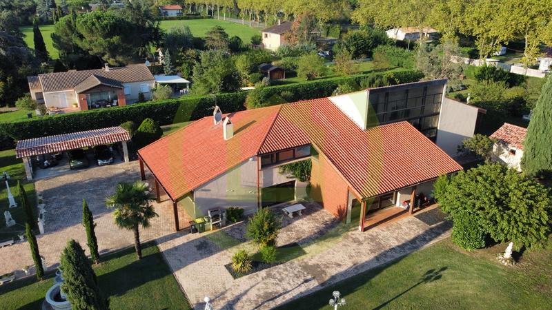 Maison de domaine - 604 m² - 14 pièces