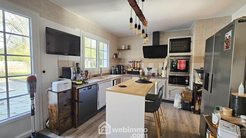 Maison - 210 m² - 8 pièces