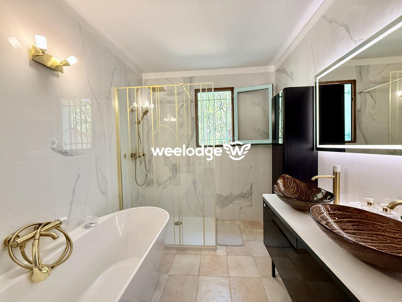 Maison - 187 m² - 6 pièces