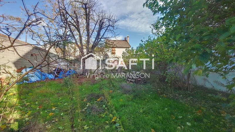 Maison - 181 m² - 12 pièces