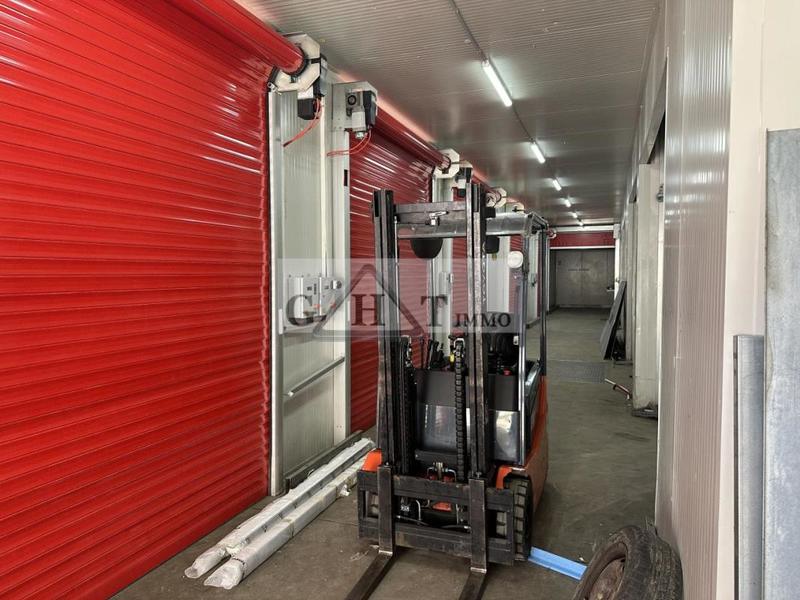 Local commercial - 1 411 m²