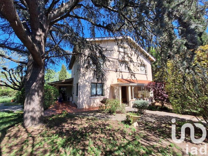 Maison - 220 m² - 8 pièces