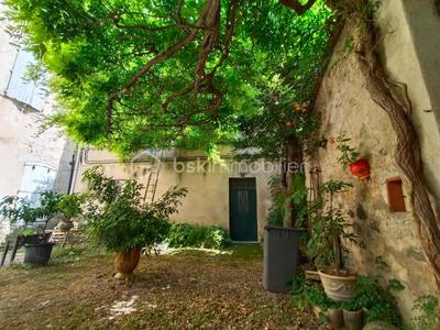 Maison - 350 m² - 15 pièces