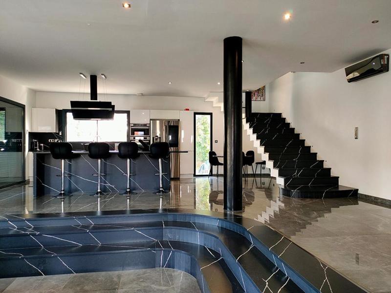 Maison - 224 m² - 7 pièces