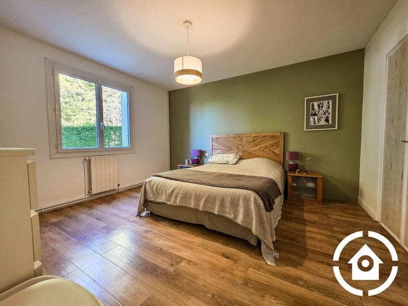 Maison - 212 m² - 8 pièces