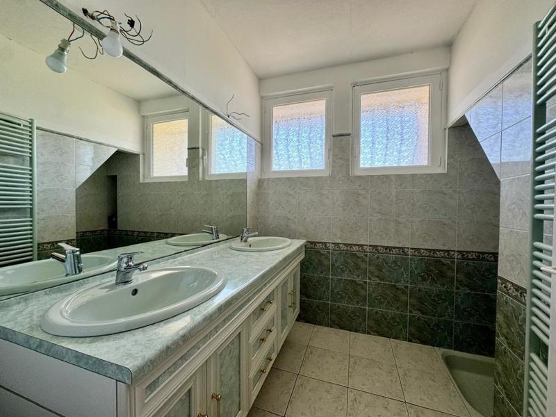 Maison traditionnelle - 103 m² - 4 pièces