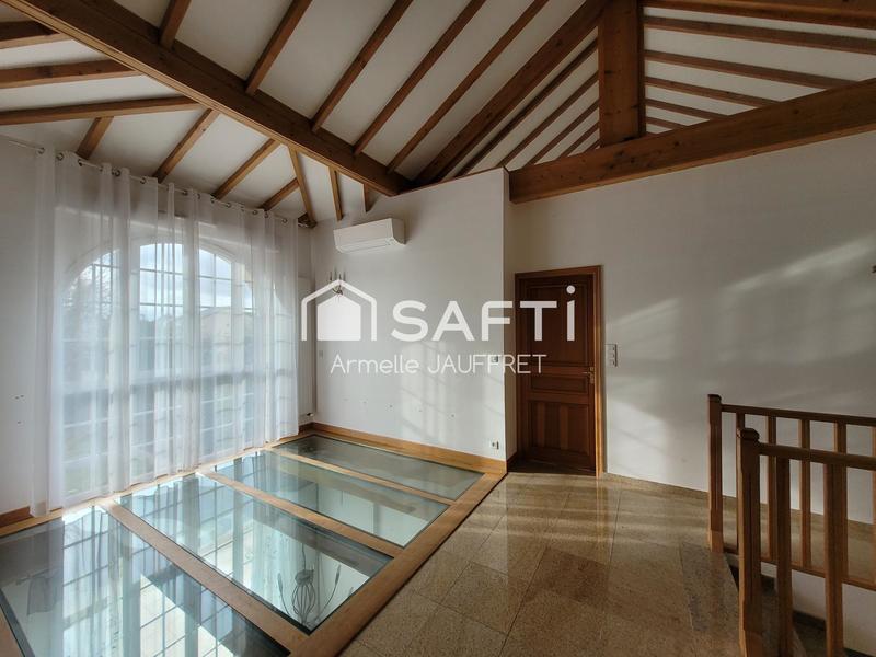 Maison - 158 m² - 6 pièces