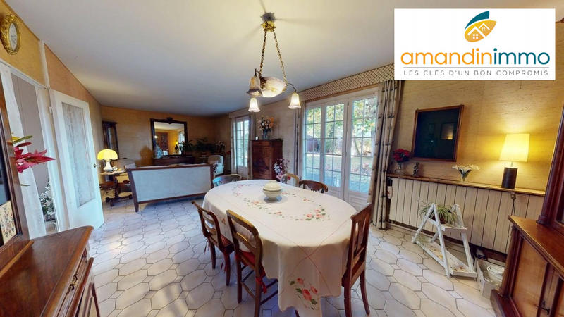 Maison - 172 m² - 8 pièces