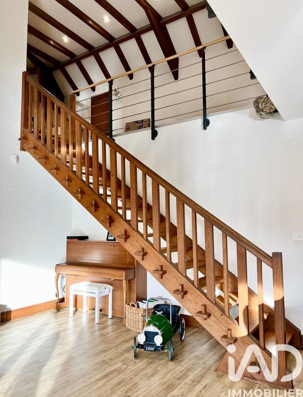 Maison - 235 m² - 7 pièces