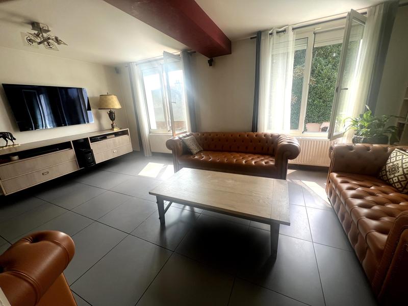 Maison - 196 m² - 7 pièces