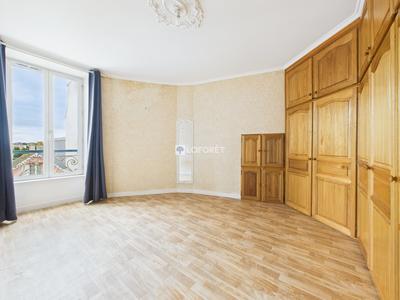 Appartement - 104 m² - 4 pièces