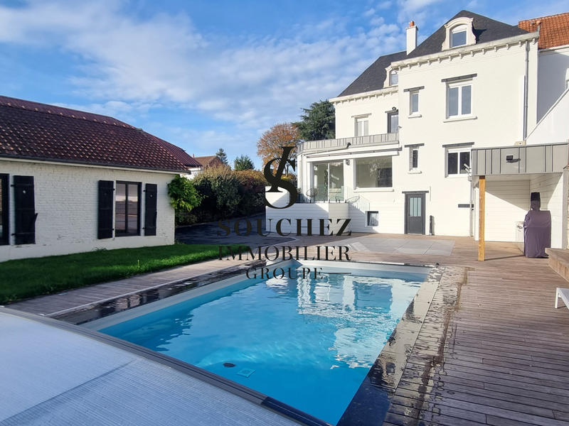 Maison - 170 m² - 8 pièces