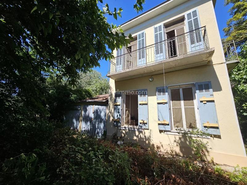 Maison - 140 m² - 9 pièces