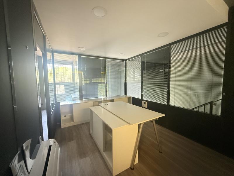 Local d'activités - 161 m²