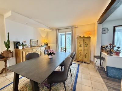 Maison - 188 m² - 8 pièces