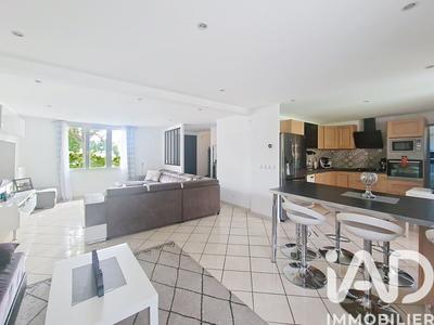 Maison - 141 m² - 7 pièces