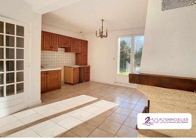 Maison - 75 m² - 6 pièces