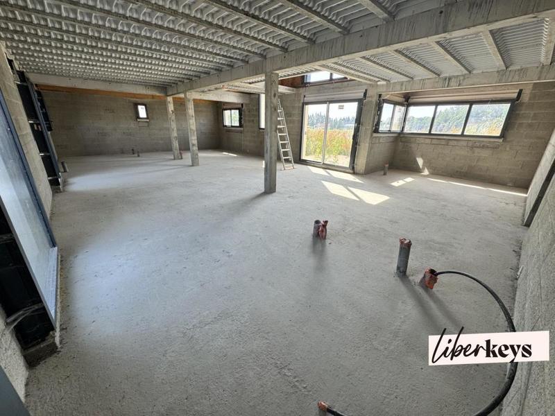 Maison - 201 m² - 6 pièces