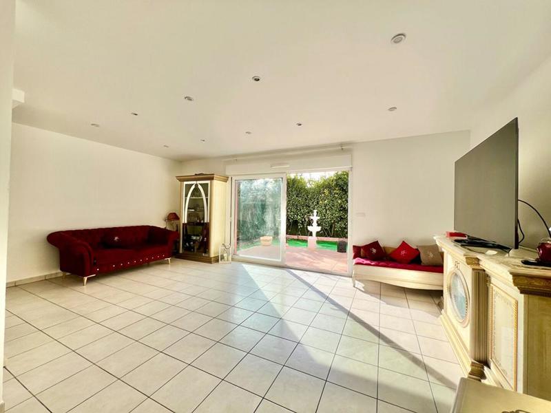 Maison - 98 m² - 5 pièces