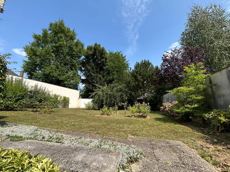 Maison - 276 m² - 9 pièces