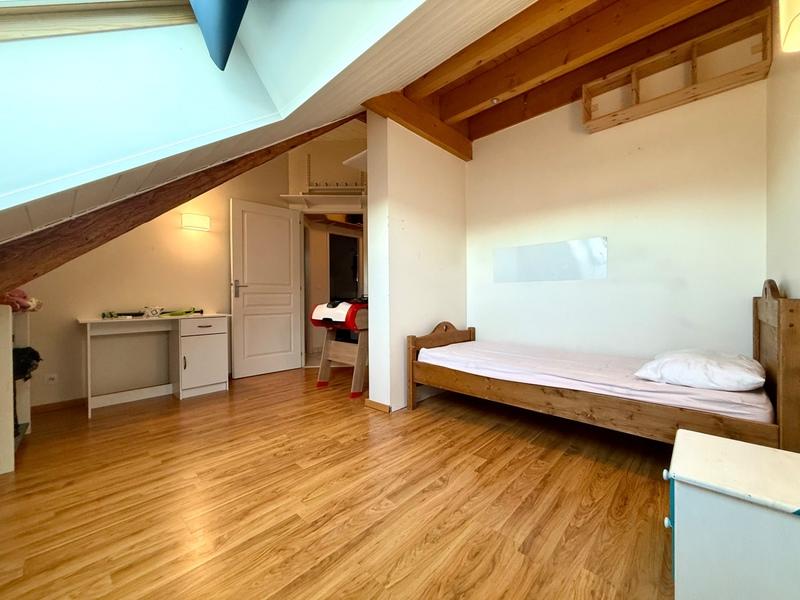 Appartement - 97 m² - 5 pièces