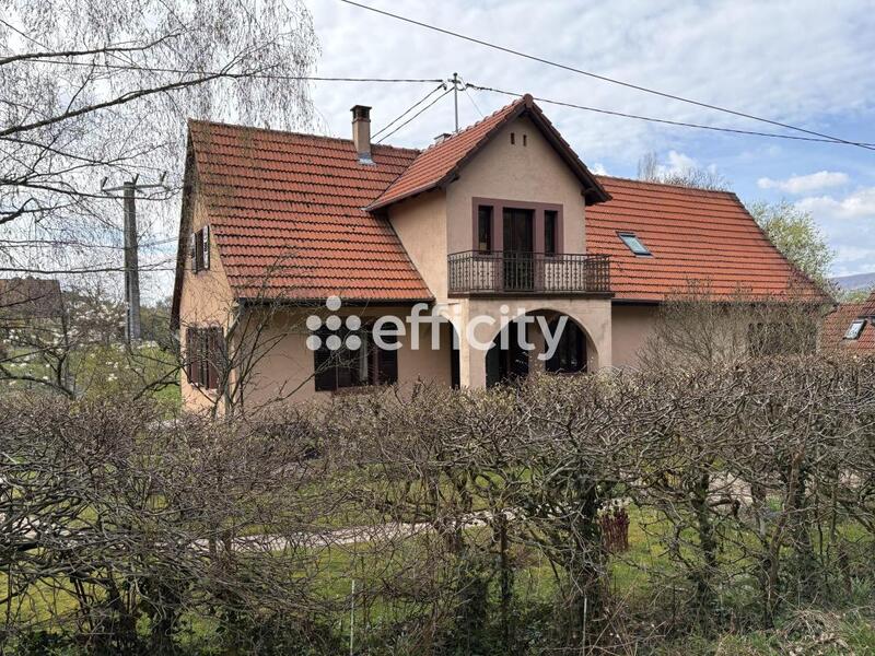 Maison - 214 m² - 8 pièces