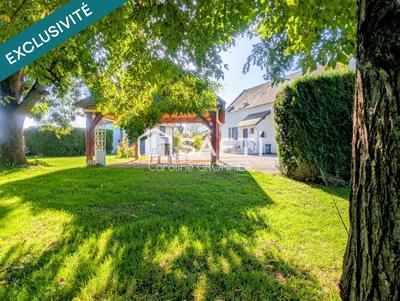 Maison - 210 m² - 10 pièces