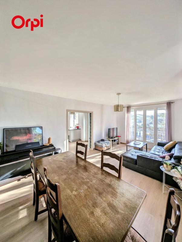 Maison - 250 m² - 8 pièces