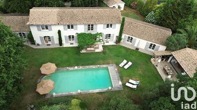 Maison - 332 m² - 10 pièces