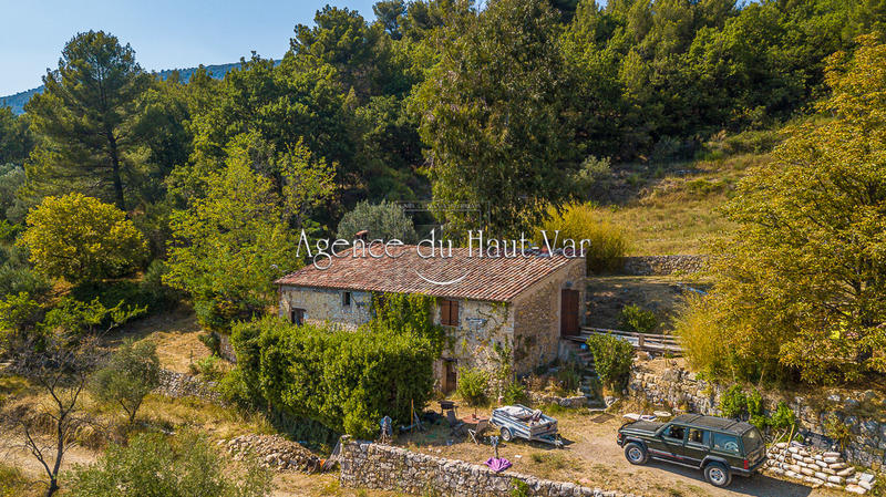 Propriété - 477 m² - 8 pièces