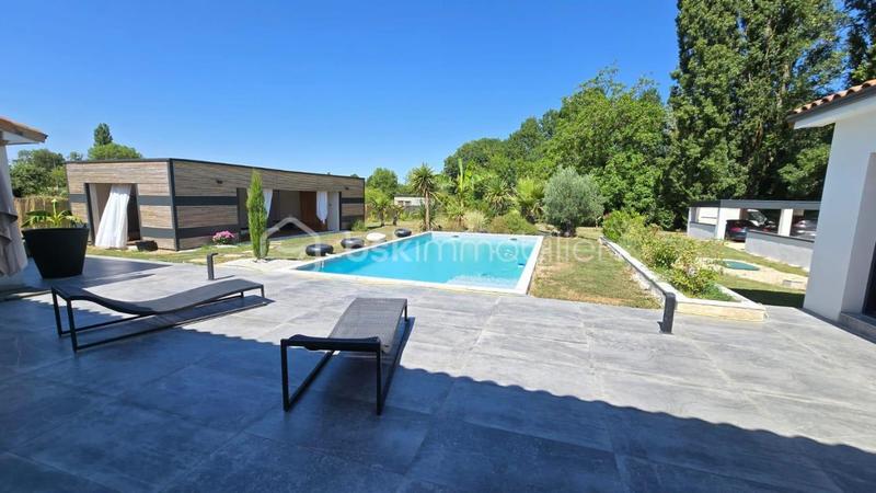 Maison - 194 m² - 7 pièces