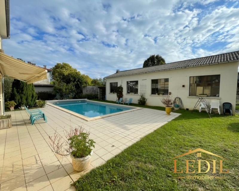 Maison - 97 m² - 5 pièces