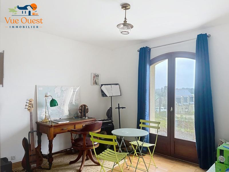 Maison traditionnelle - 147 m² - 8 pièces