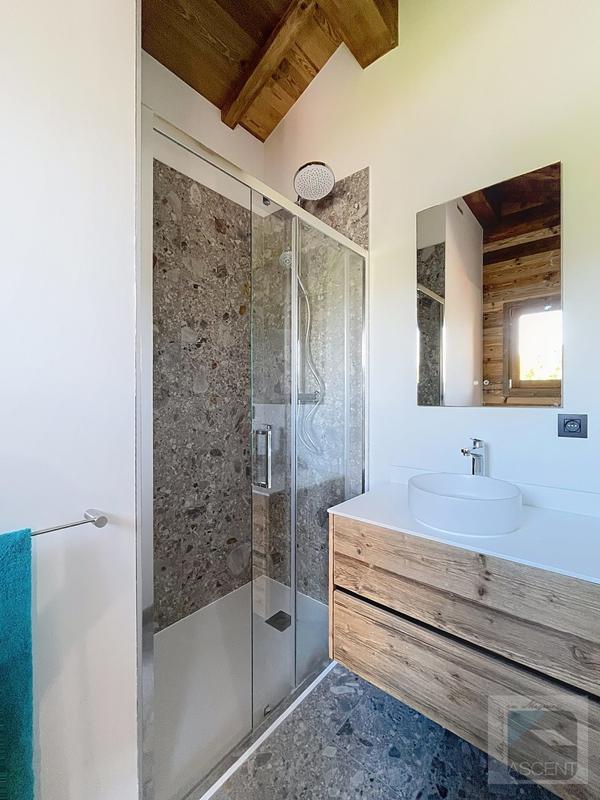 Châlet - 225 m² - 8 pièces